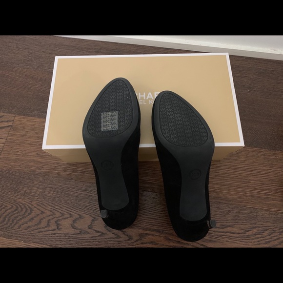Brand New Micheal Kors Heels - Picture 3 of 3
